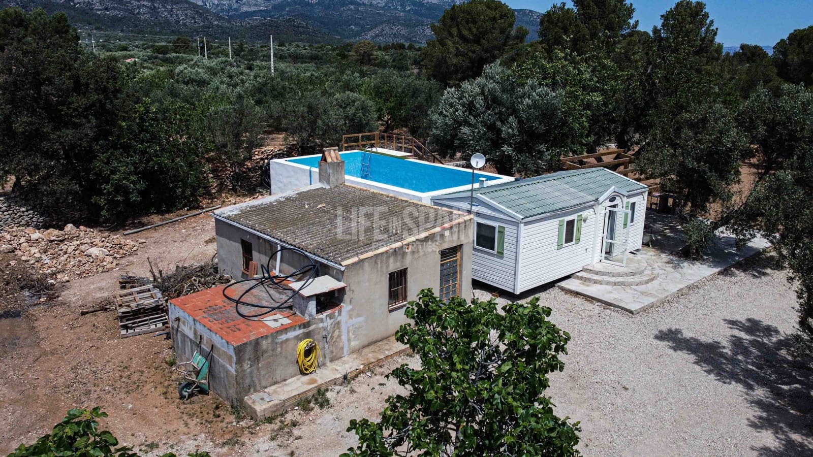 2 soveværelse Finca/Landehus til salg i Aldover med swimmingpool - € 82.000 (Ref: 8311795)