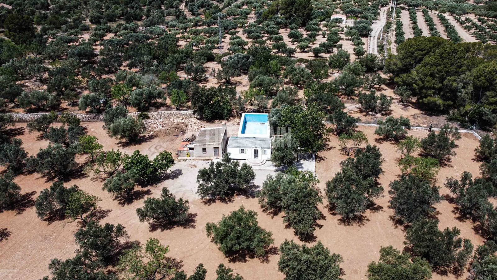 2 soveværelse Finca/Landehus til salg i Aldover med swimmingpool - € 82.000 (Ref: 8311795)