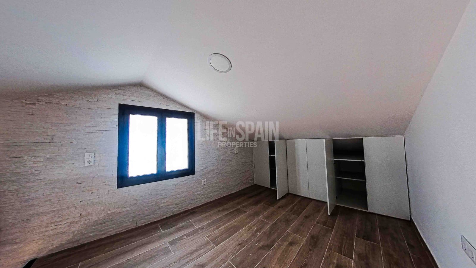 3 soveværelse Villa til salg i Masdenverge med swimmingpool garage - € 580.000 (Ref: 8311898)