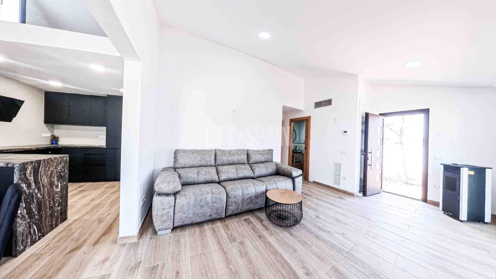 3 soveværelse Villa til salg i Masdenverge med swimmingpool garage - € 580.000 (Ref: 8311898)