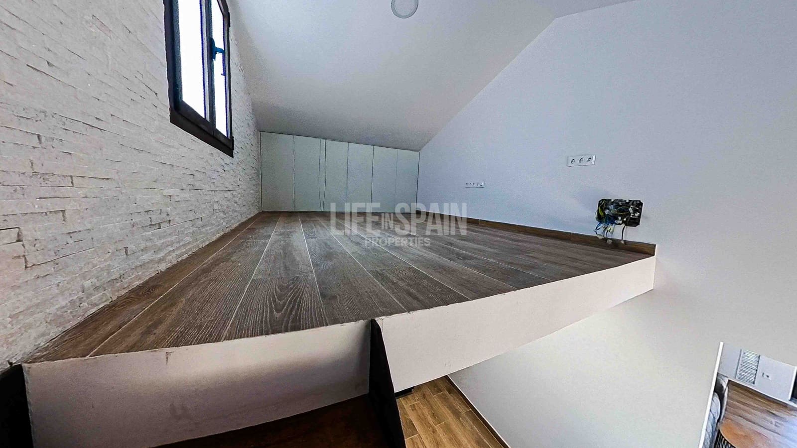 3 soveværelse Villa til salg i Masdenverge med swimmingpool garage - € 580.000 (Ref: 8311898)