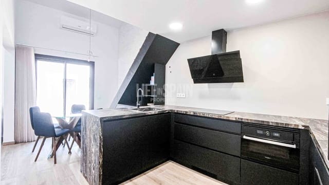 3 soverom Villa til salgs i Masdenverge med svømmebasseng garasje - € 580 000 (Ref: 8311898)