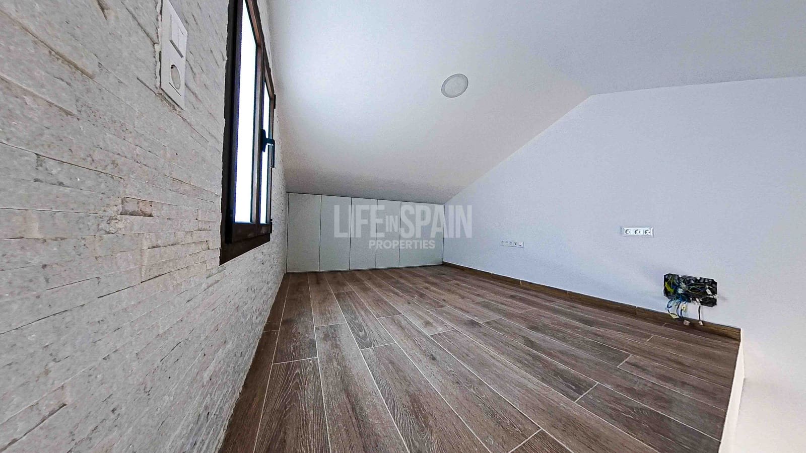 3 soveværelse Villa til salg i Masdenverge med swimmingpool garage - € 580.000 (Ref: 8311898)