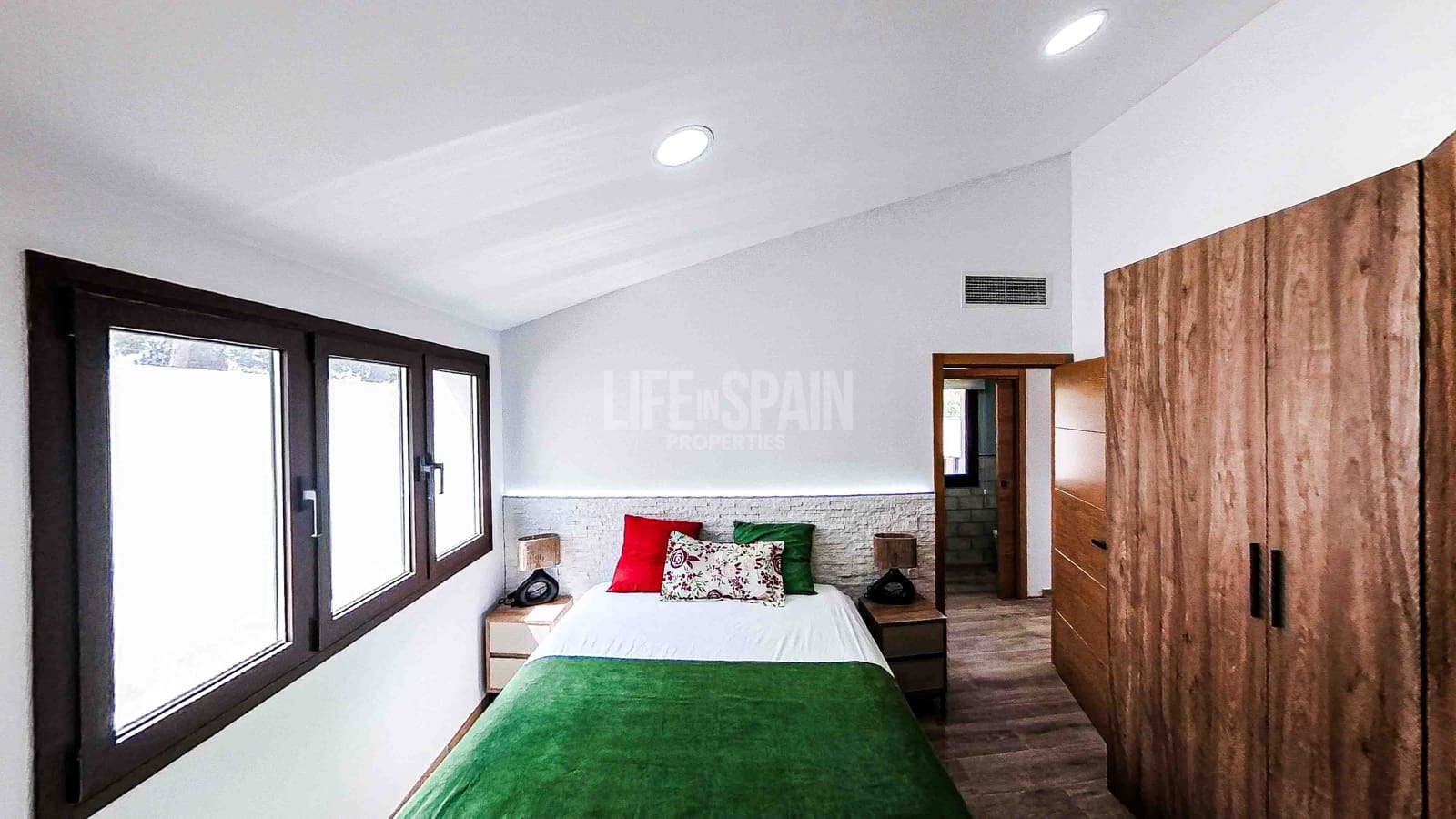 3 soveværelse Villa til salg i Masdenverge med swimmingpool garage - € 580.000 (Ref: 8311898)