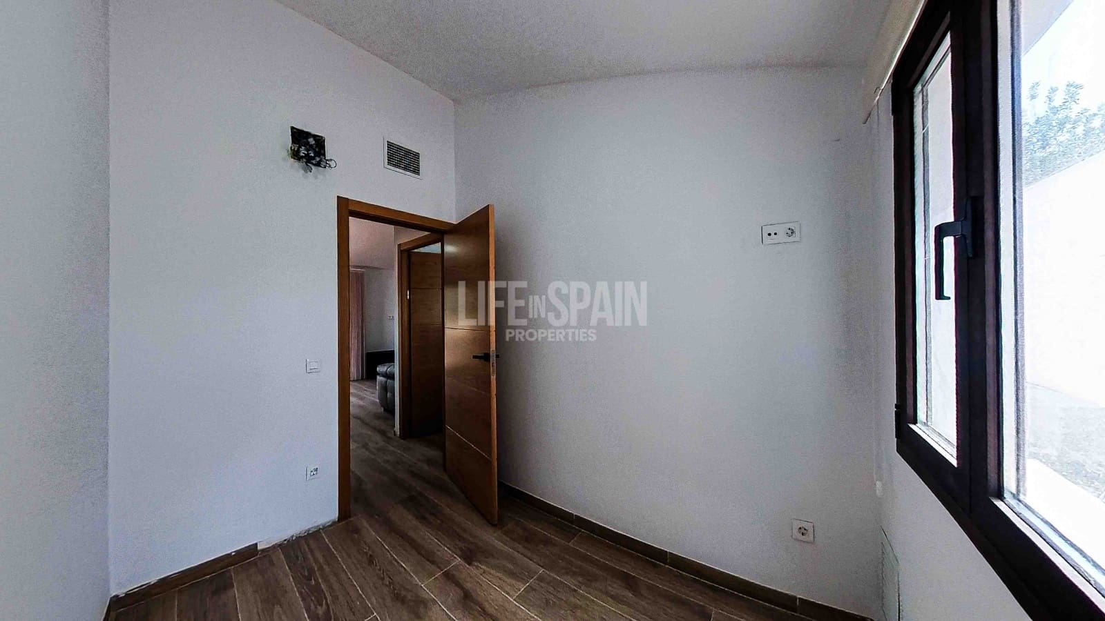 3 soveværelse Villa til salg i Masdenverge med swimmingpool garage - € 580.000 (Ref: 8311898)