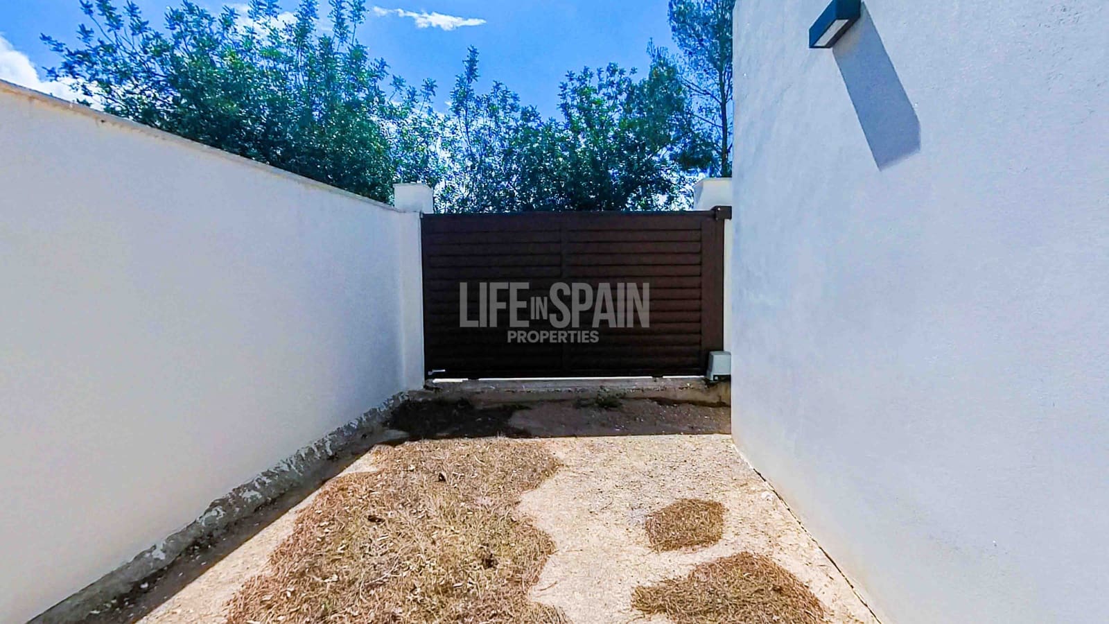 3 soveværelse Villa til salg i Masdenverge med swimmingpool garage - € 580.000 (Ref: 8311898)