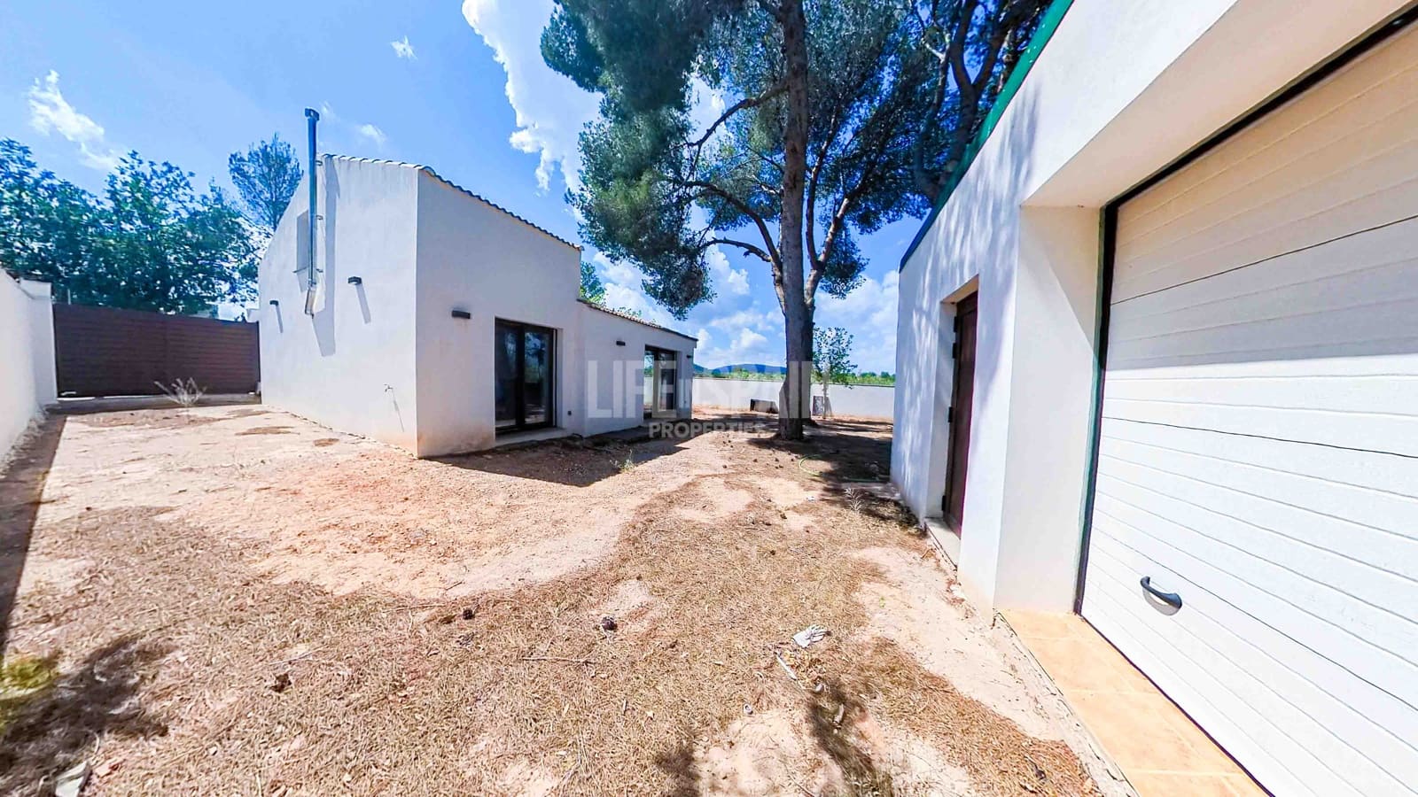 3 soveværelse Villa til salg i Masdenverge med swimmingpool garage - € 580.000 (Ref: 8311898)