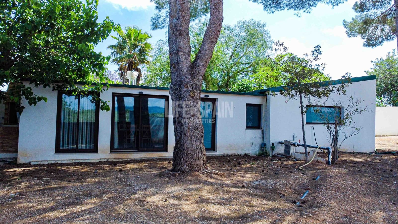 3 soveværelse Villa til salg i Masdenverge med swimmingpool garage - € 580.000 (Ref: 8311898)