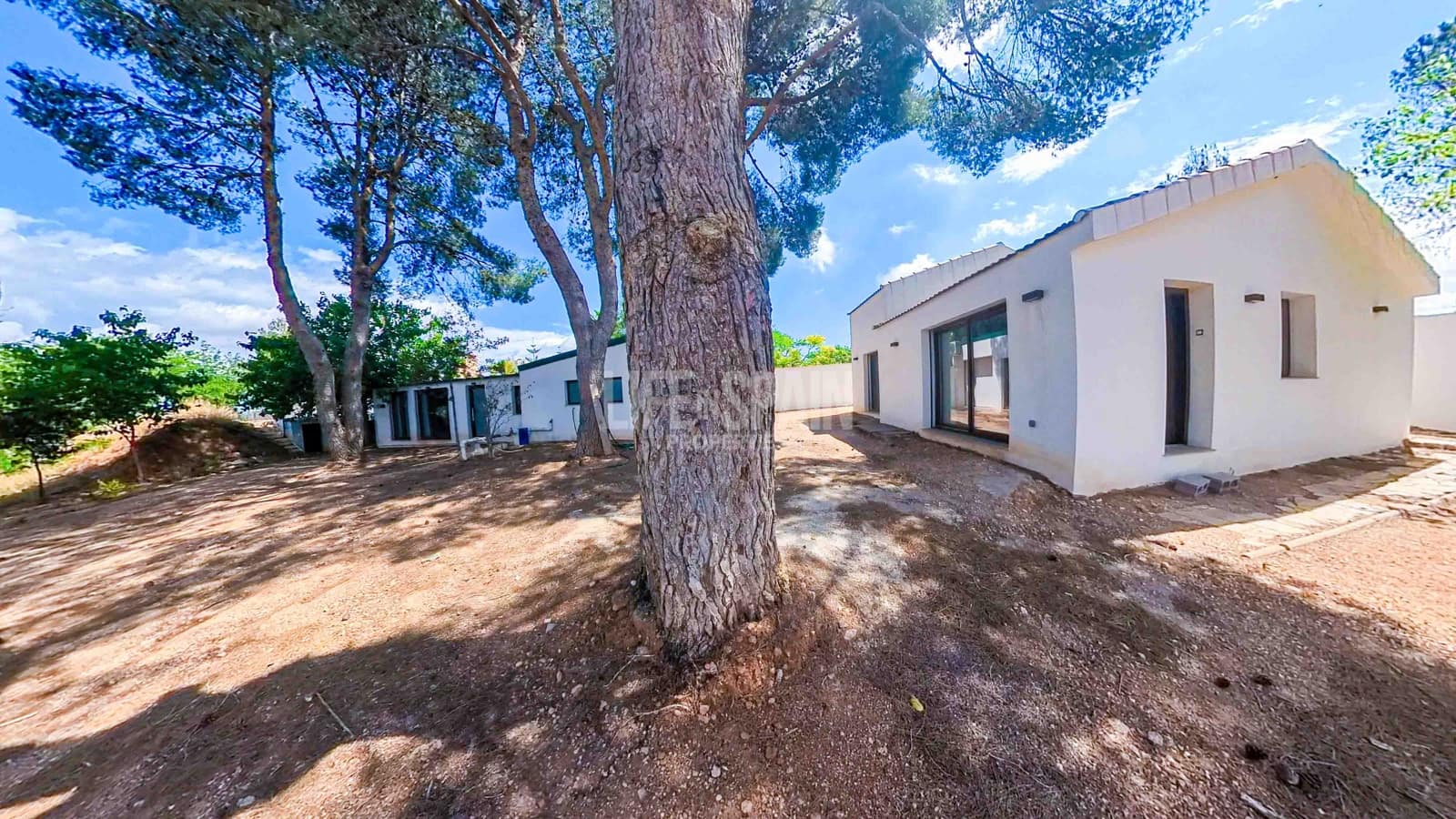 3 soveværelse Villa til salg i Masdenverge med swimmingpool garage - € 580.000 (Ref: 8311898)