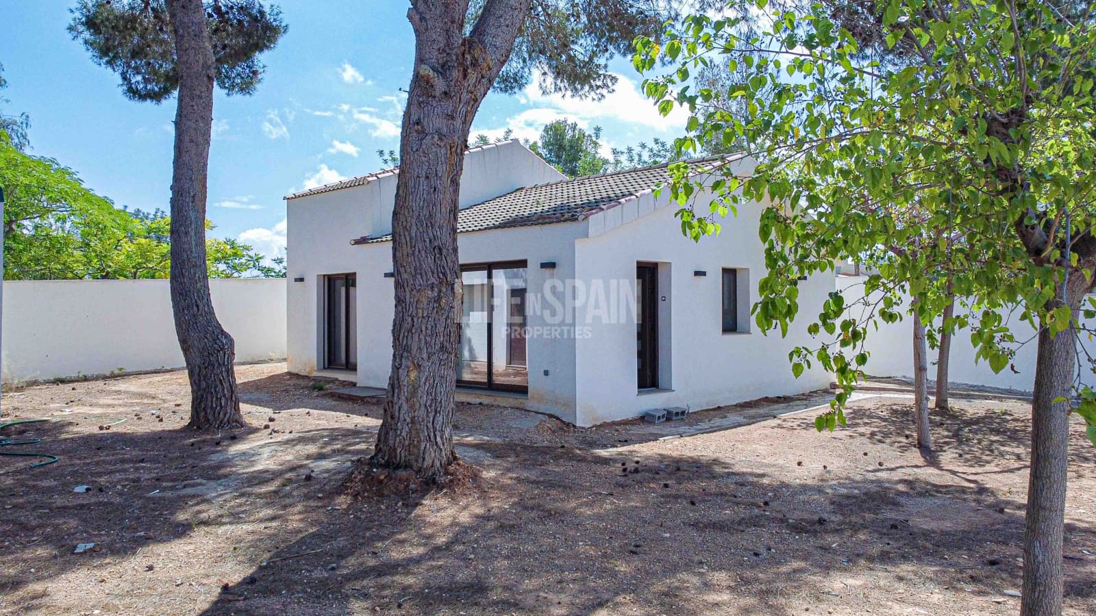 3 soveværelse Villa til salg i Masdenverge med swimmingpool garage - € 580.000 (Ref: 8311898)