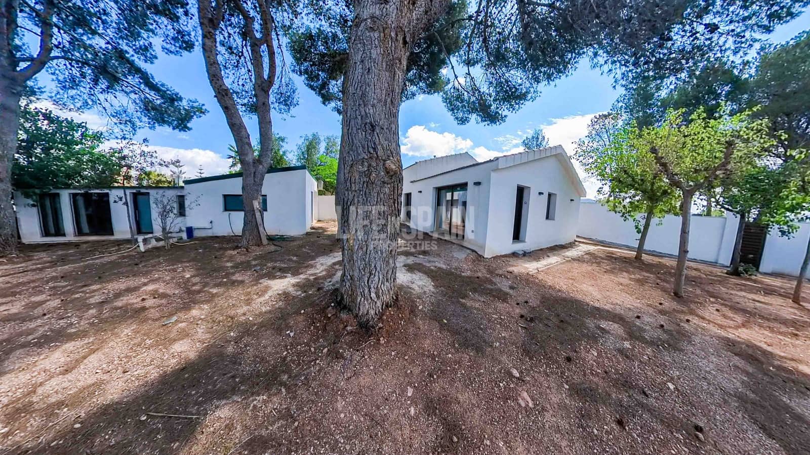 3 soveværelse Villa til salg i Masdenverge med swimmingpool garage - € 580.000 (Ref: 8311898)