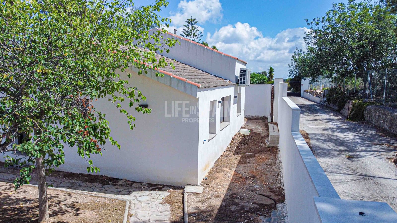 3 soveværelse Villa til salg i Masdenverge med swimmingpool garage - € 580.000 (Ref: 8311898)