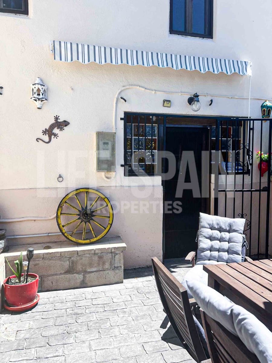 3 soveværelse Finca/Landehus til salg i Mora la Nova med swimmingpool - € 215.000 (Ref: 8506808)