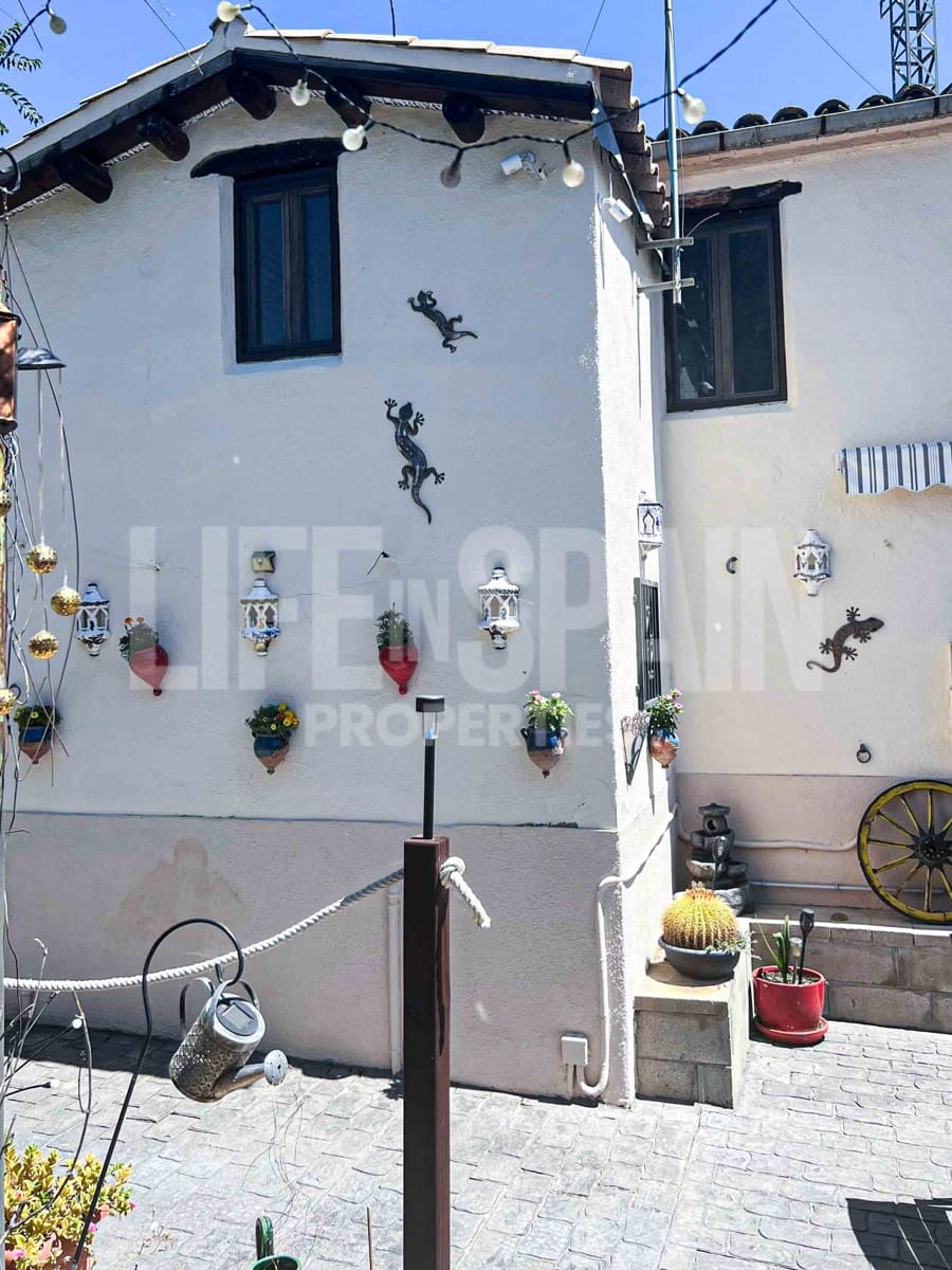 3 soveværelse Finca/Landehus til salg i Mora la Nova med swimmingpool - € 215.000 (Ref: 8506808)