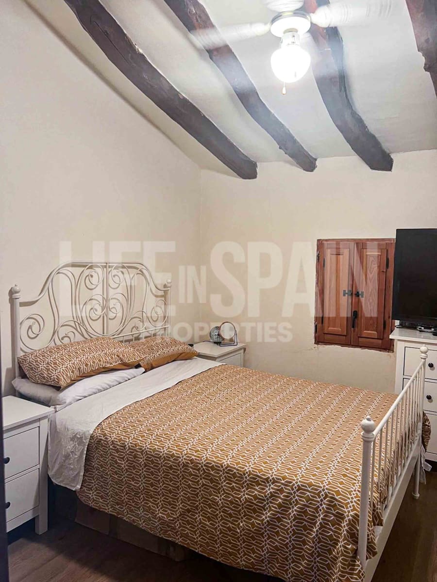 3 soveværelse Finca/Landehus til salg i Mora la Nova med swimmingpool - € 215.000 (Ref: 8506808)