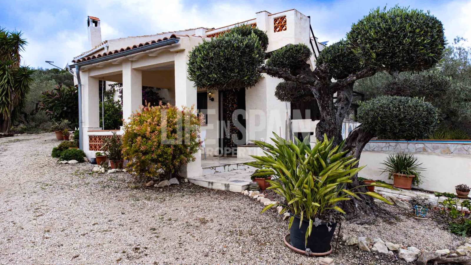 3 soveværelse Finca/Landehus til salg i El Perello med swimmingpool - € 295.000 (Ref: 8567597)