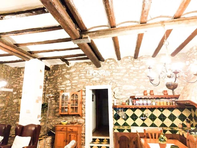 6 makuuhuone Maalaistalo myytävänä paikassa Vinallop, Tortosa - 325 000 € (Ref: 8776766)