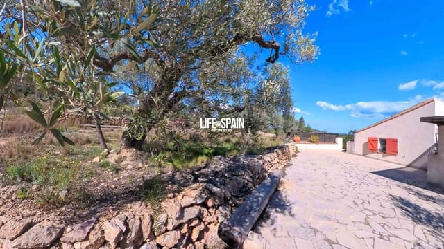 2 bedroom Finca/Country House for sale in Tortosa with garage - € 145,000 (Ref: 8885585)