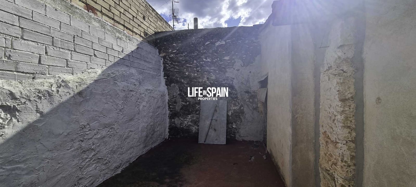 5 soveværelse Byhus til salg i Masdenverge - € 35.000 (Ref: 9000385)