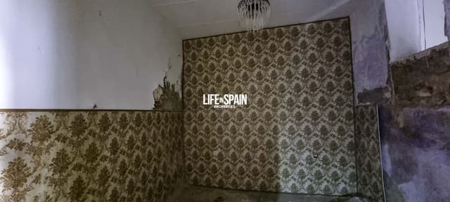 5 bedroom Townhouse for sale in Masdenverge - € 35,000 (Ref: 9000385)