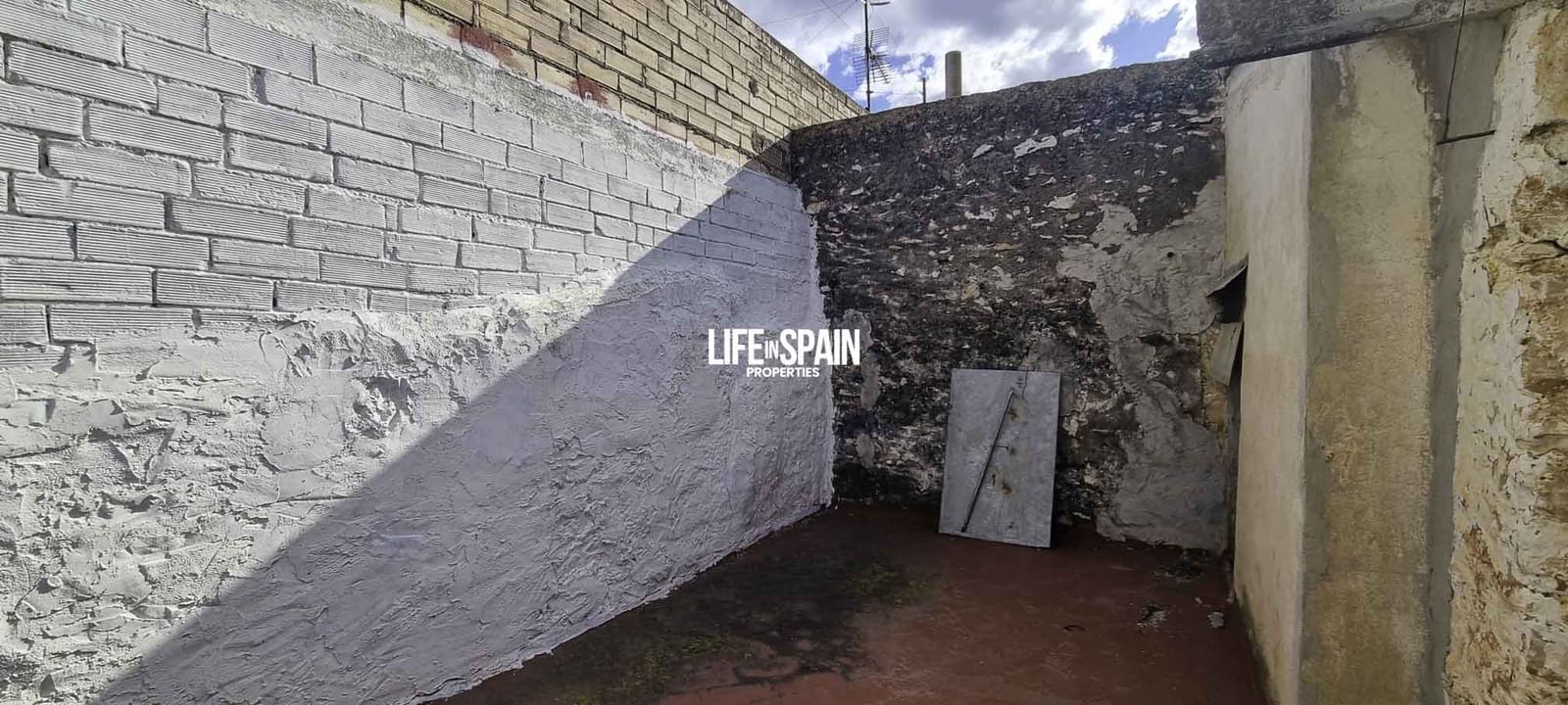 5 soveværelse Byhus til salg i Masdenverge - € 35.000 (Ref: 9000385)