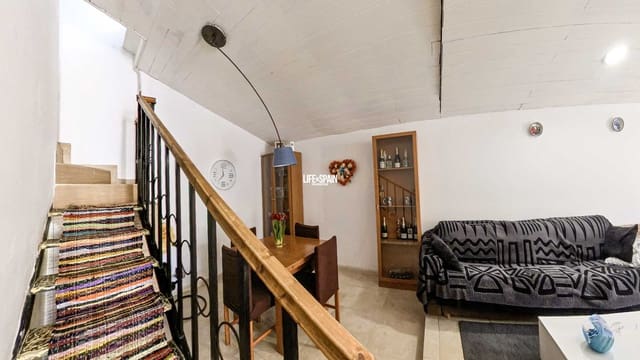 4 soverom Hus til salgs i Tortosa med garasje - € 89 900 (Ref: 9072941)