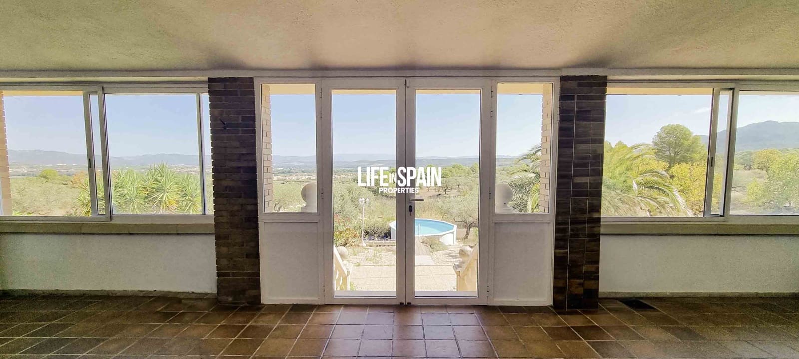 3 bedroom Villa for sale in Ginestar with pool garage - € 380,000 (Ref: 9148780)