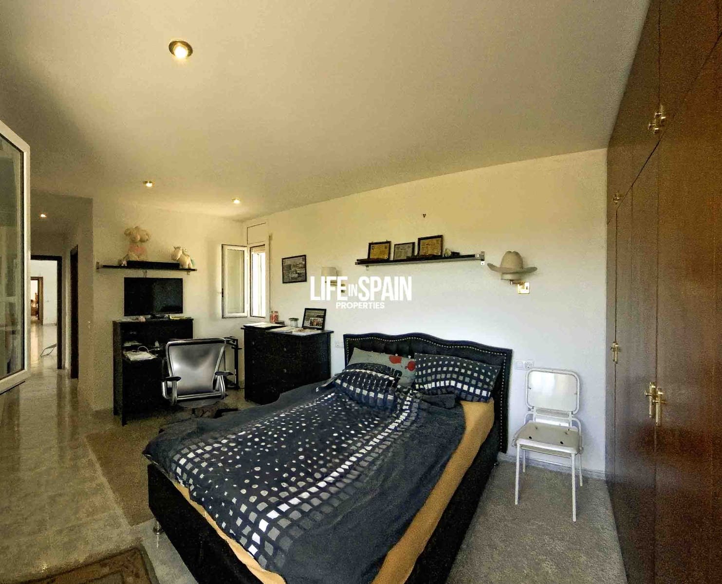 3 bedroom Villa for sale in Ginestar with pool garage - € 380,000 (Ref: 9148780)