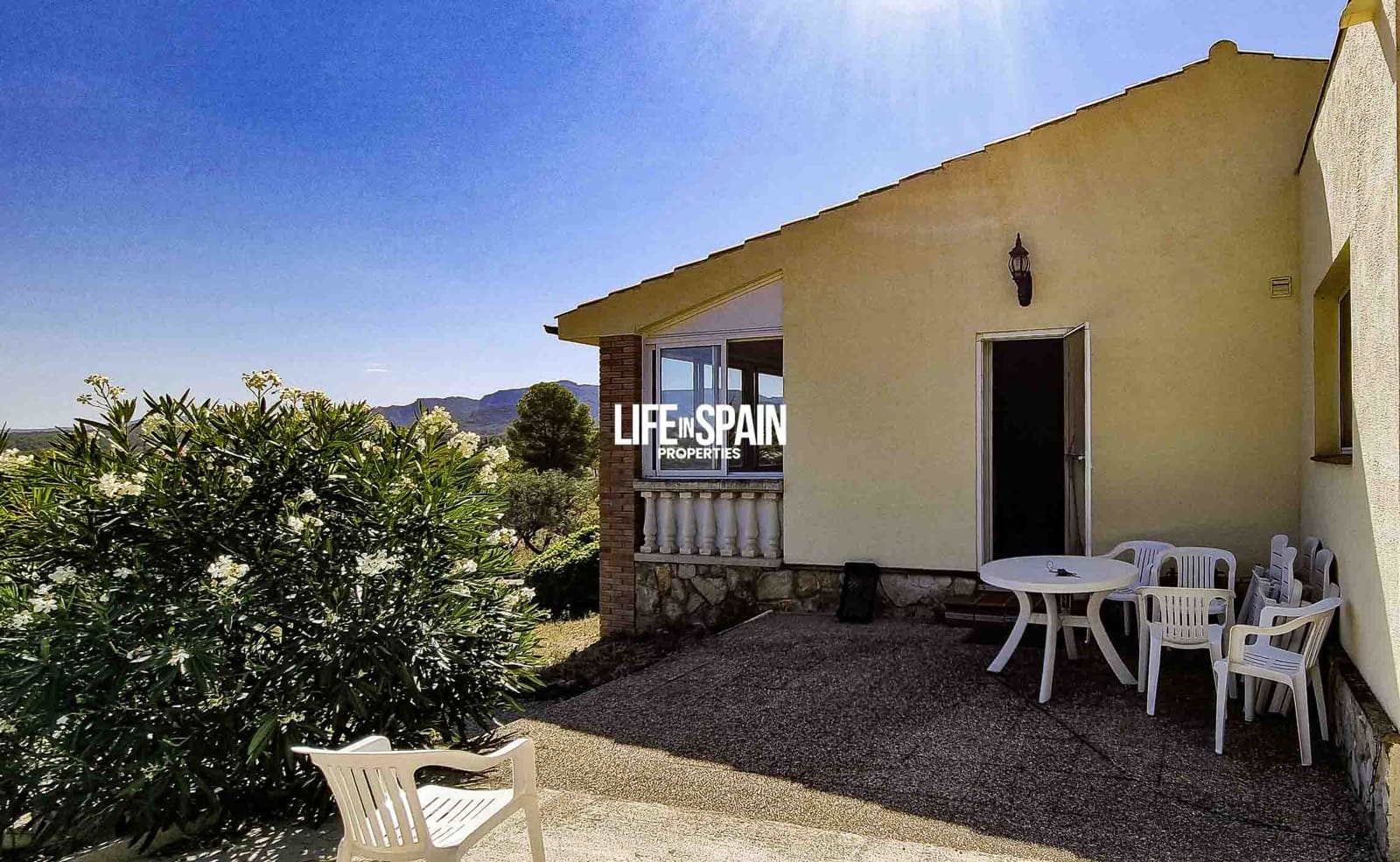 3 bedroom Villa for sale in Ginestar with pool garage - € 380,000 (Ref: 9148780)