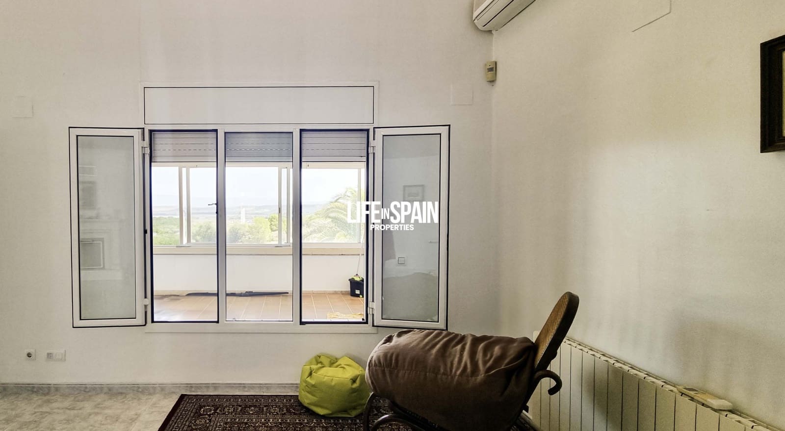 3 bedroom Villa for sale in Ginestar with pool garage - € 380,000 (Ref: 9148780)