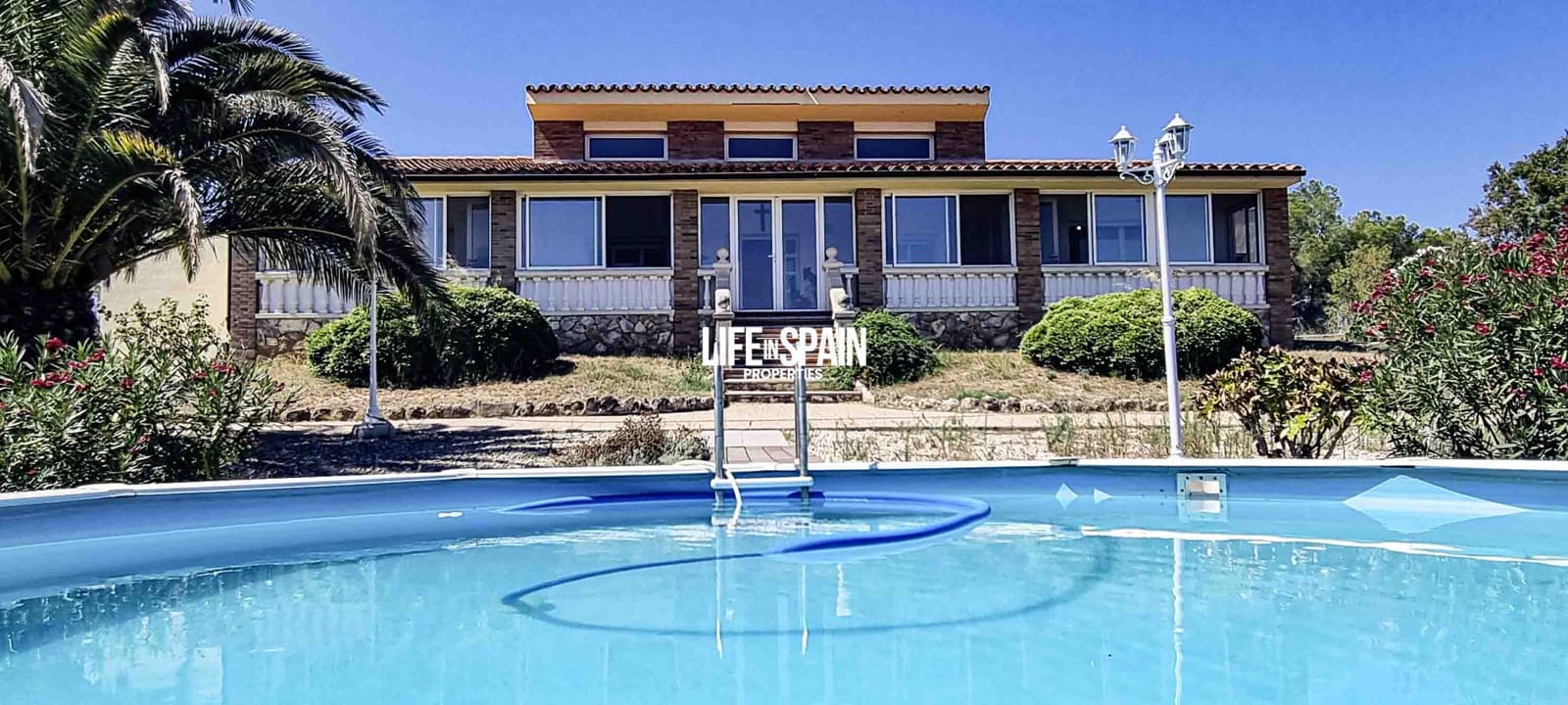 3 bedroom Villa for sale in Ginestar with pool garage - € 380,000 (Ref: 9148780)