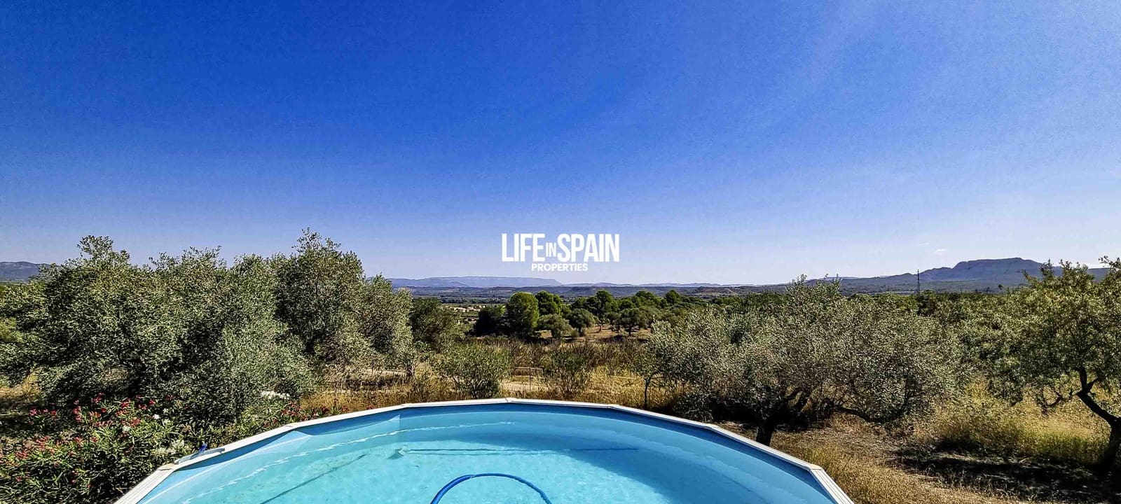 3 bedroom Villa for sale in Ginestar with pool garage - € 380,000 (Ref: 9148780)