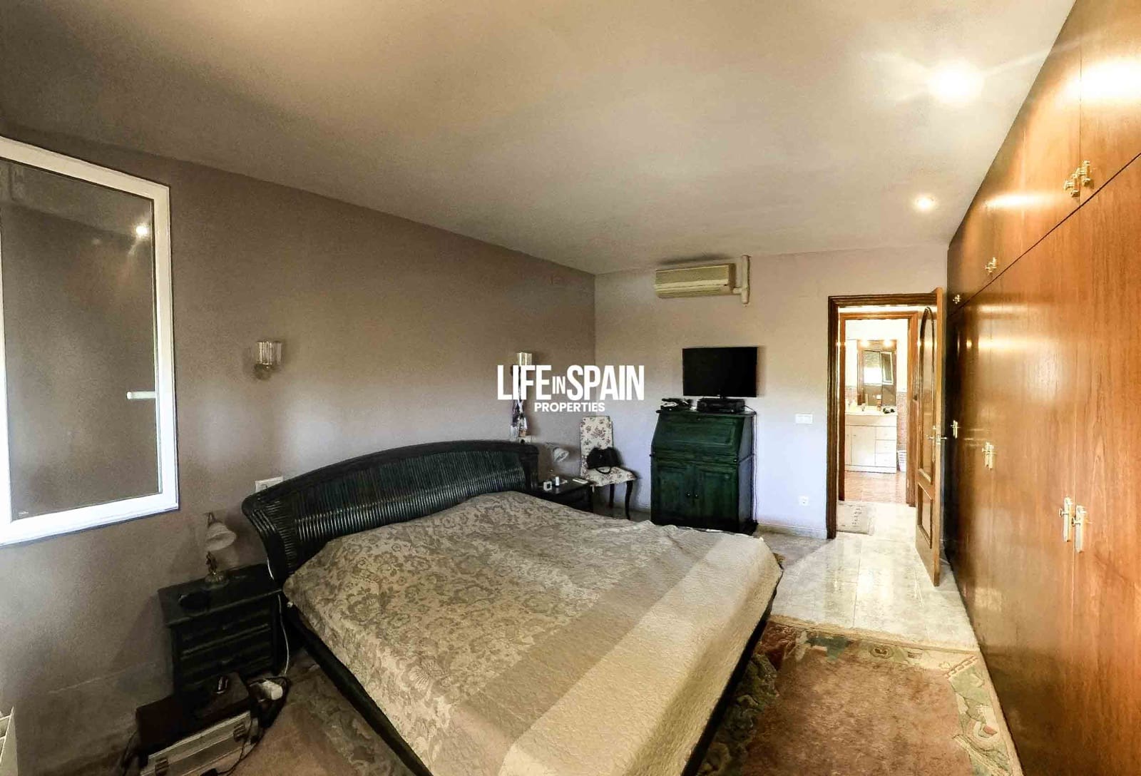 3 bedroom Villa for sale in Ginestar with pool garage - € 380,000 (Ref: 9148780)