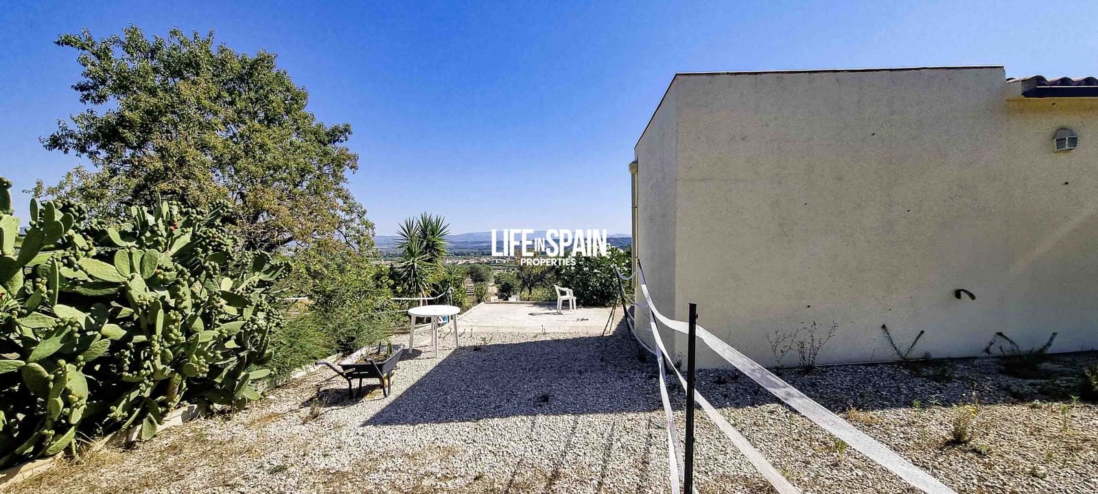 3 bedroom Villa for sale in Ginestar with pool garage - € 380,000 (Ref: 9148780)