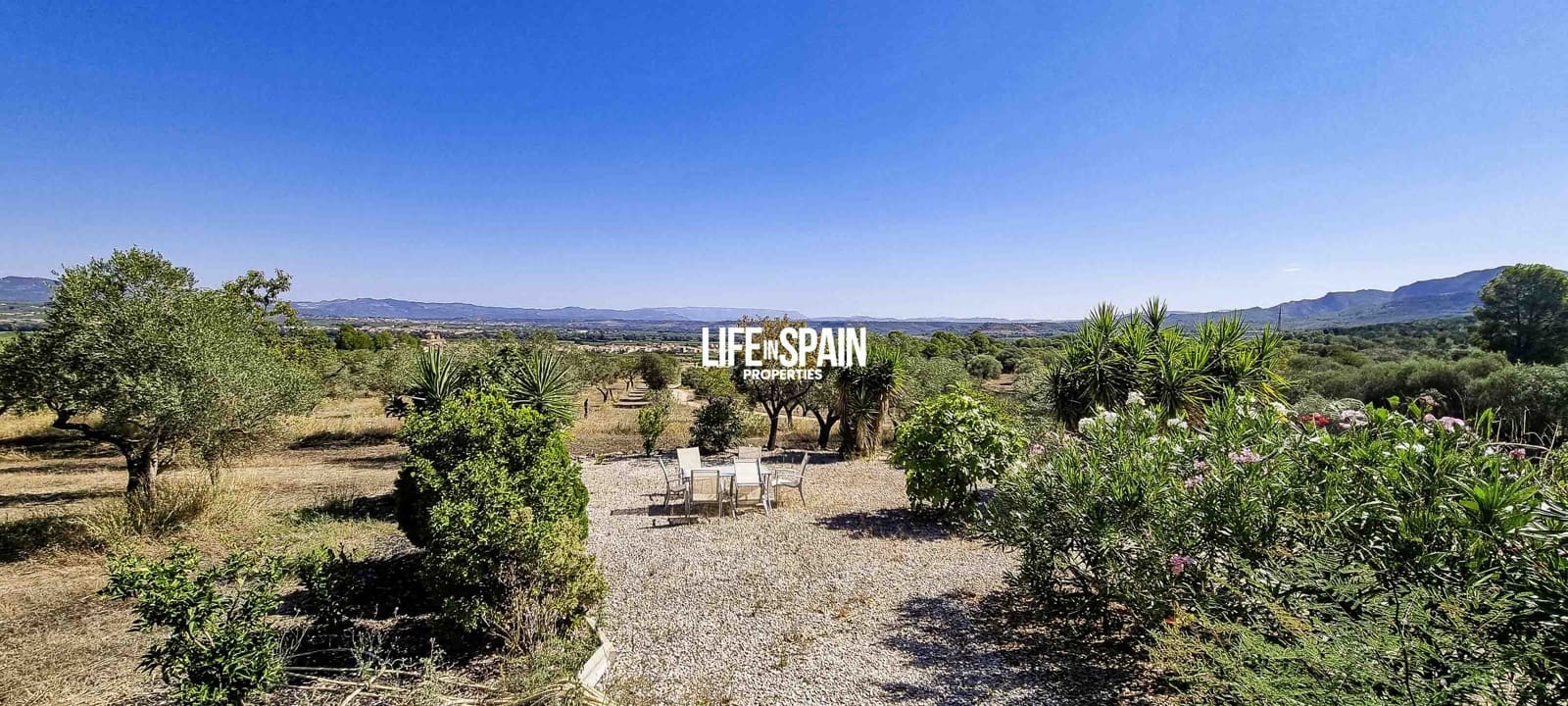 3 bedroom Villa for sale in Ginestar with pool garage - € 380,000 (Ref: 9148780)