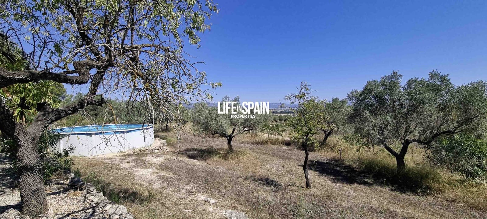 3 bedroom Villa for sale in Ginestar with pool garage - € 380,000 (Ref: 9148780)