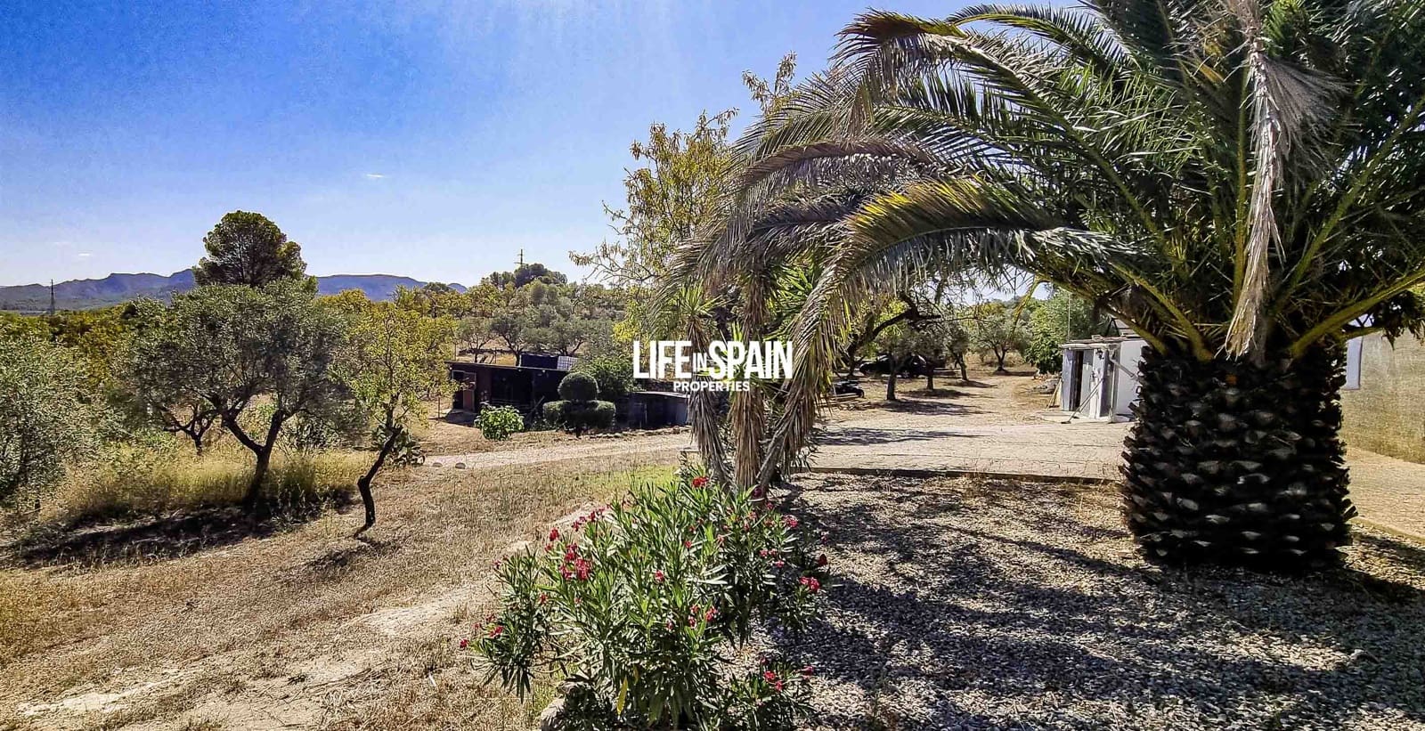 3 bedroom Villa for sale in Ginestar with pool garage - € 380,000 (Ref: 9148780)