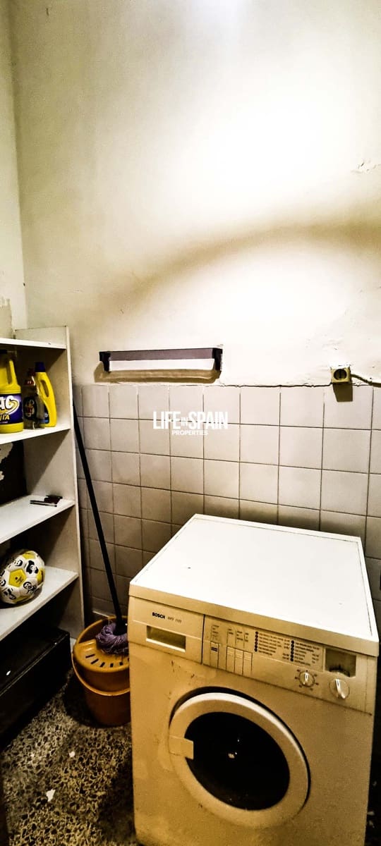 8 soveværelse Byhus til salg i Ginestar - € 85.000 (Ref: 9158365)