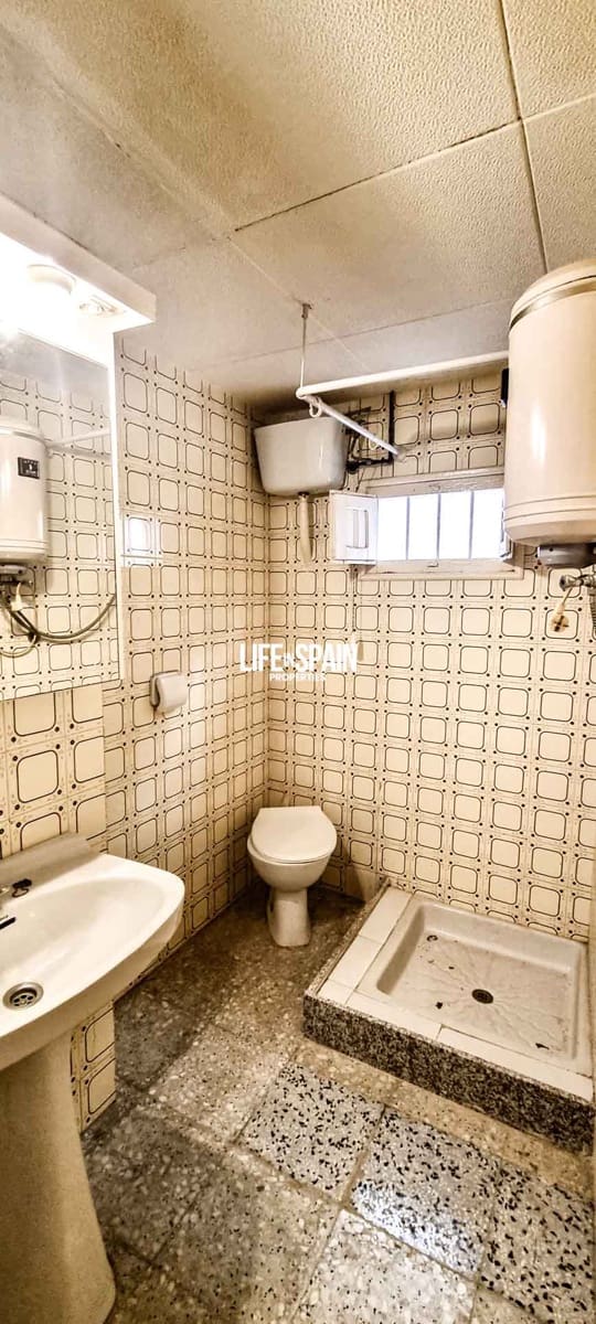 8 soveværelse Byhus til salg i Ginestar - € 85.000 (Ref: 9158365)