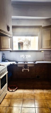 8 soveværelse Byhus til salg i Ginestar - € 85.000 (Ref: 9158365)