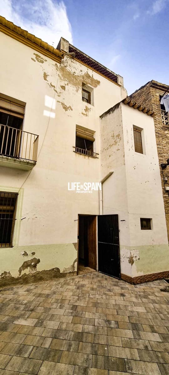 8 soveværelse Byhus til salg i Ginestar - € 85.000 (Ref: 9158365)