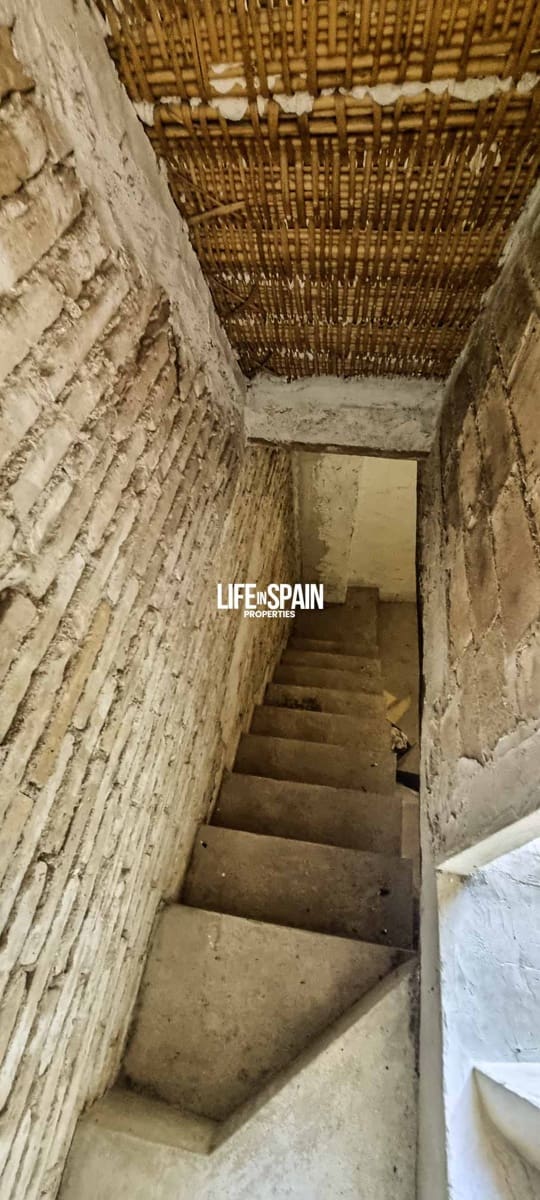 8 soveværelse Byhus til salg i Ginestar - € 85.000 (Ref: 9158365)