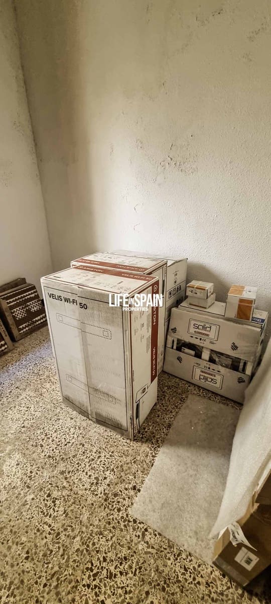 8 soveværelse Byhus til salg i Ginestar - € 85.000 (Ref: 9158365)