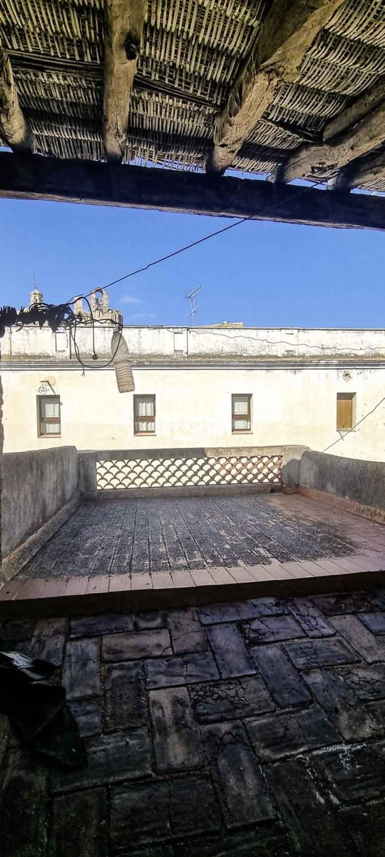 8 soveværelse Byhus til salg i Ginestar - € 85.000 (Ref: 9158365)