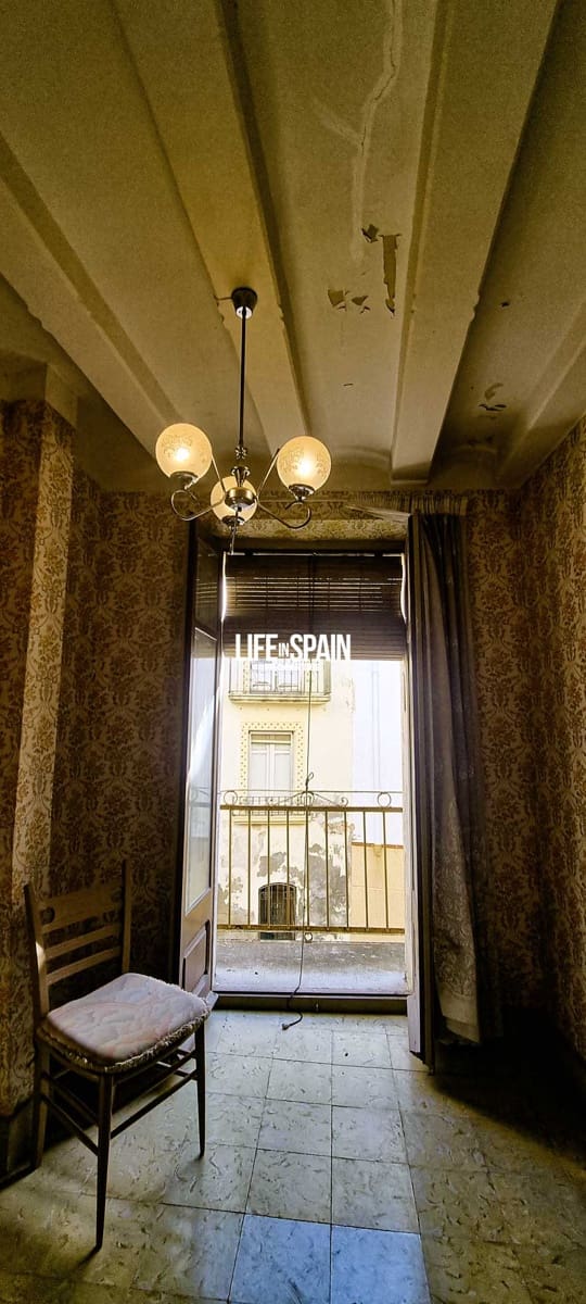 8 soveværelse Byhus til salg i Ginestar - € 85.000 (Ref: 9158365)