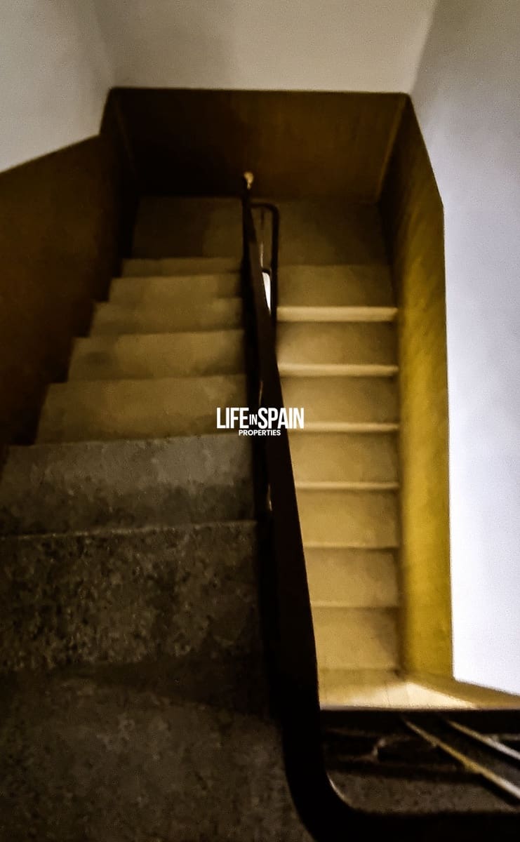 8 soveværelse Byhus til salg i Ginestar - € 85.000 (Ref: 9158365)