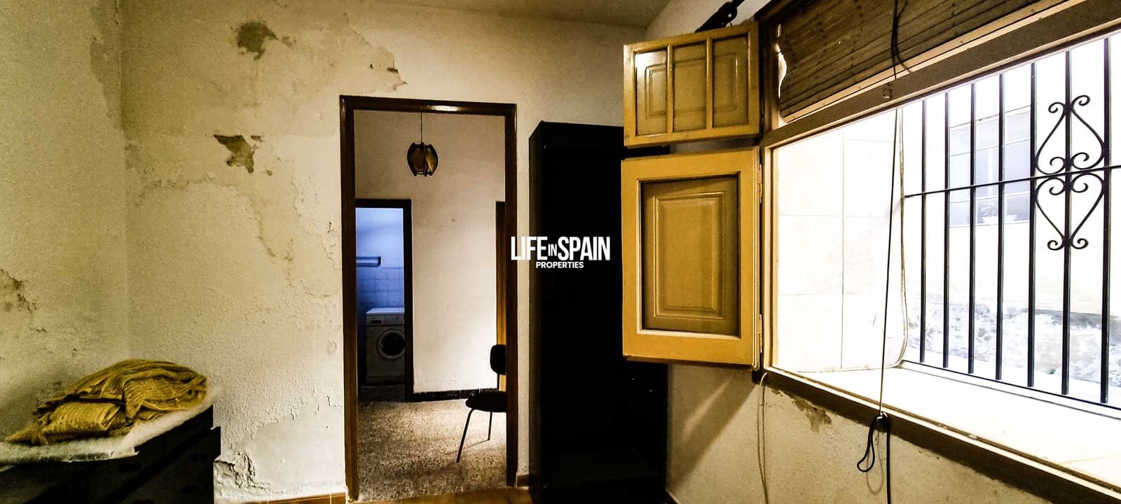 8 soveværelse Byhus til salg i Ginestar - € 85.000 (Ref: 9158365)