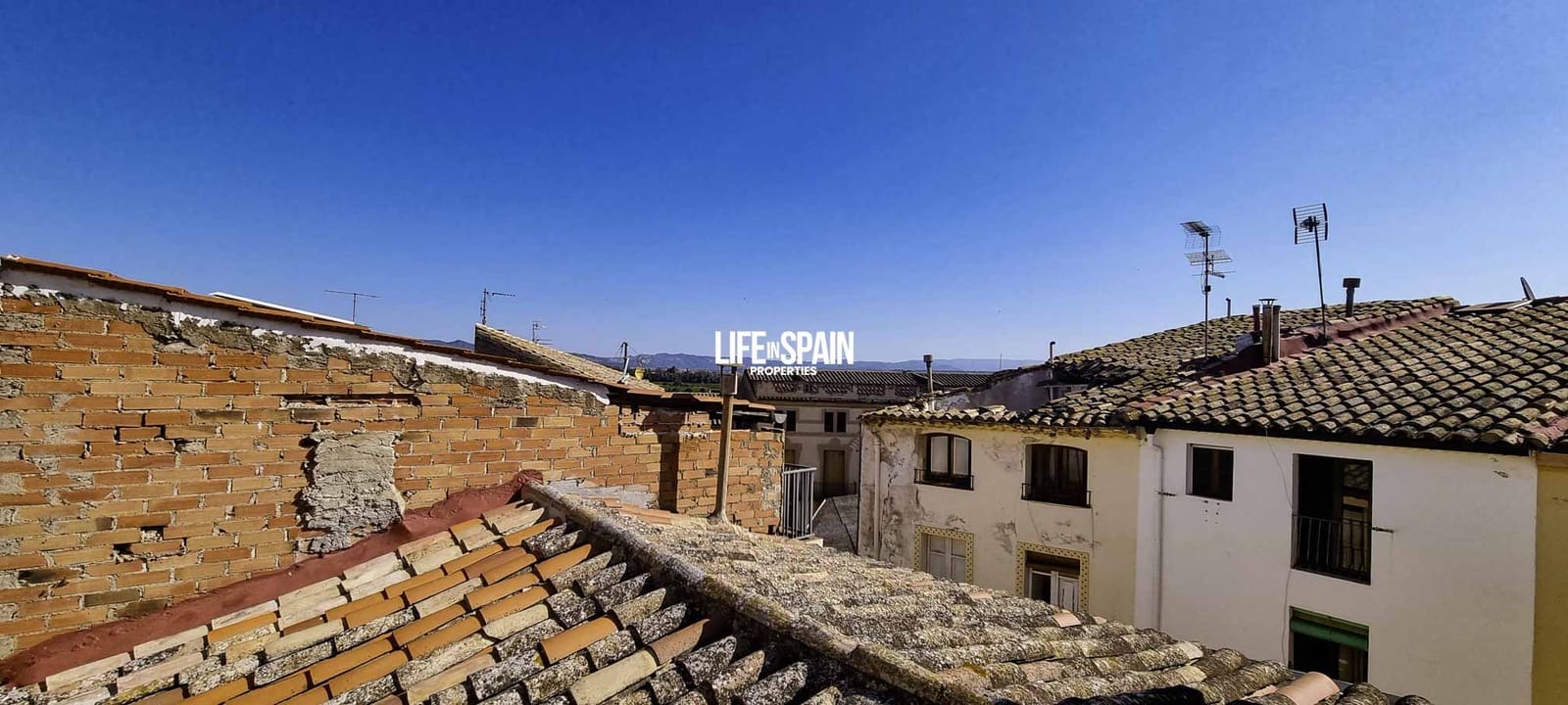 8 soveværelse Byhus til salg i Ginestar - € 85.000 (Ref: 9158365)