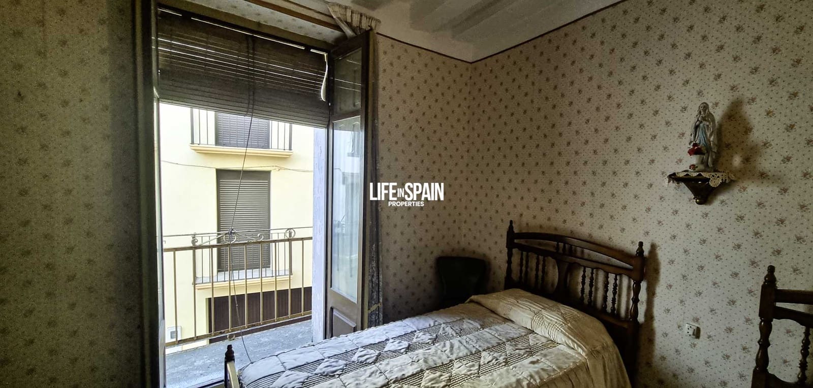 8 soveværelse Byhus til salg i Ginestar - € 85.000 (Ref: 9158365)