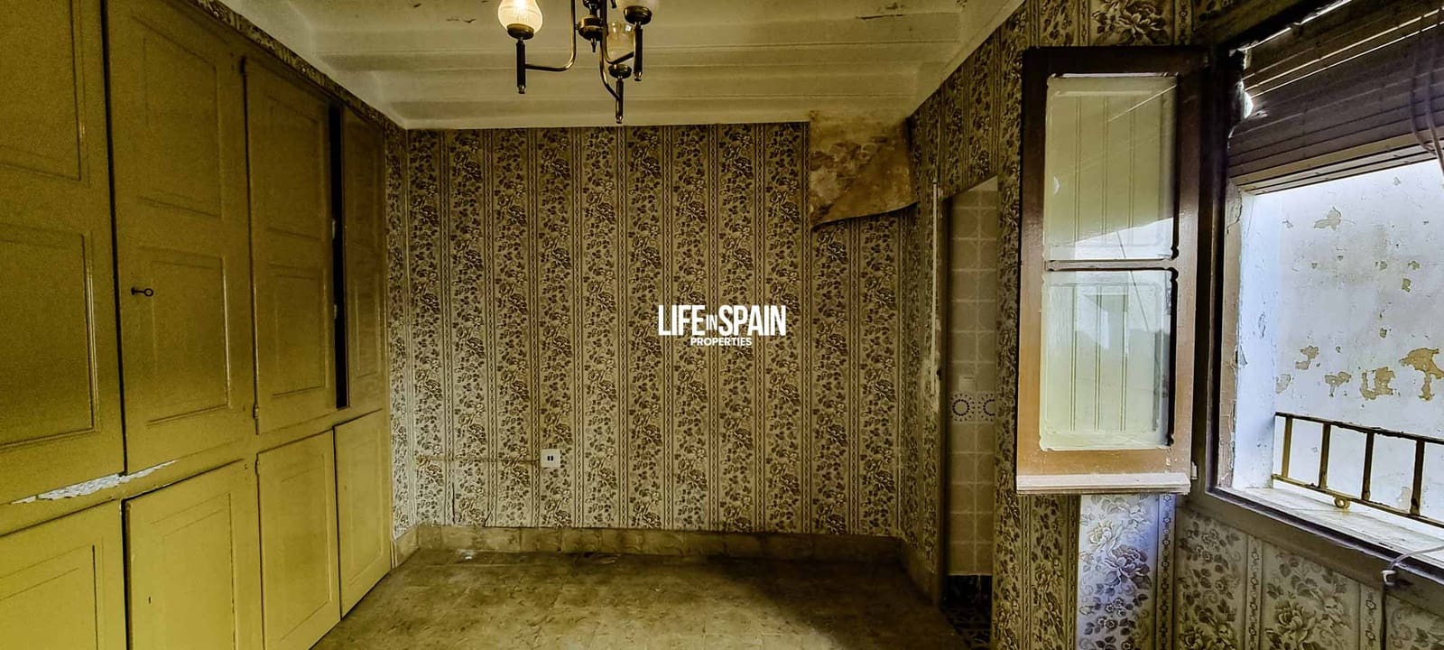 8 soveværelse Byhus til salg i Ginestar - € 85.000 (Ref: 9158365)